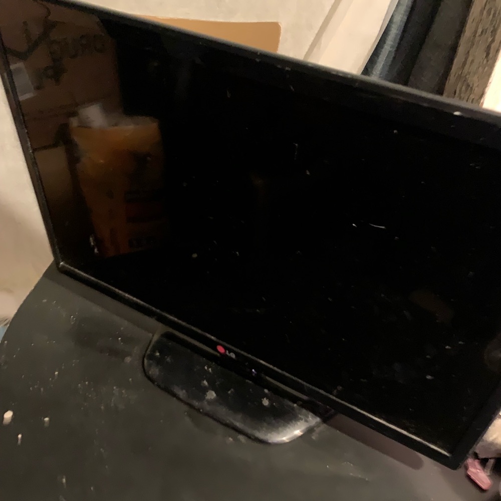 24 In. LG Smart Tv